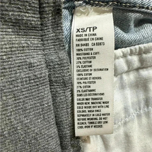 American Eagle Jean jacket with hoody attached.   XsmLl - Picture 4 of 4